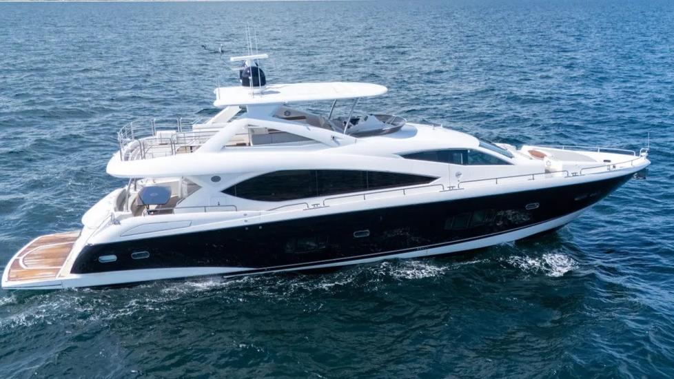 2012 Sunseeker 88 Yacht