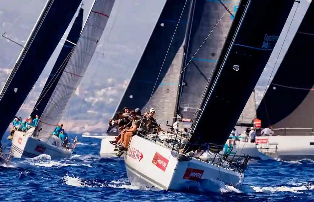 Italia Yachts 11.98 Fuoriserie For Sale