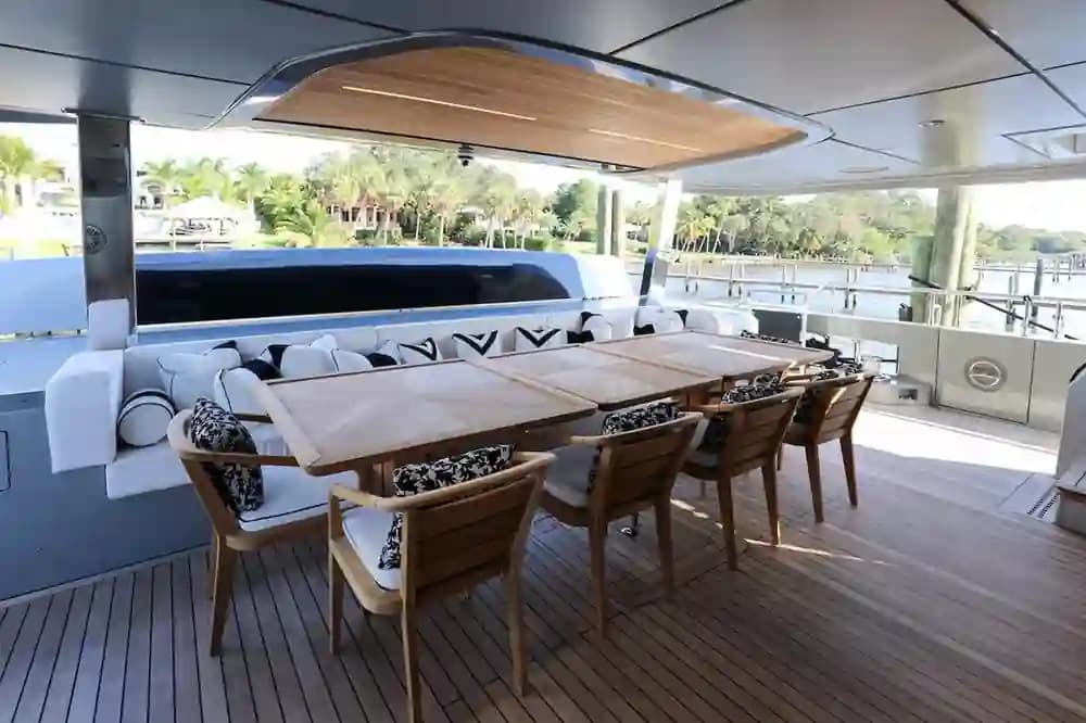 Majesty Yachts 120 à vendre
