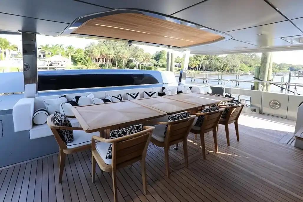 Majesty Yachts 120 à vendre