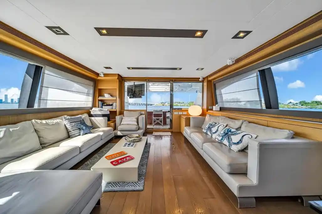 2013 Ferretti Yachts 800 à vendre à Miami, Florida Flybridge 1
