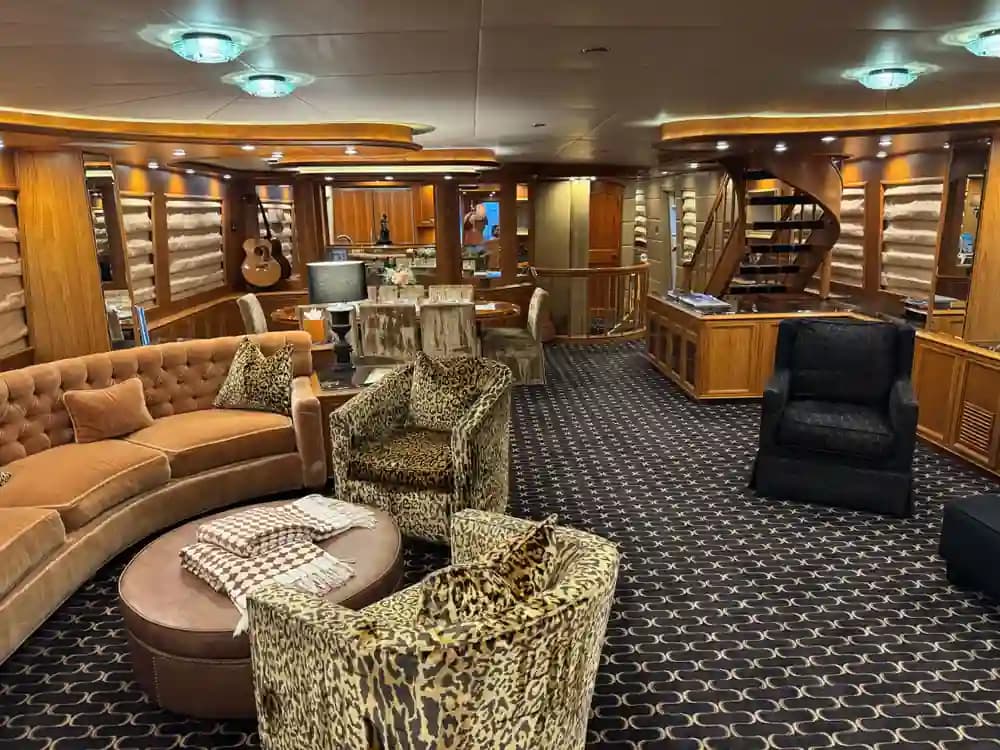 Crescent Custom Yachts 115' te koop