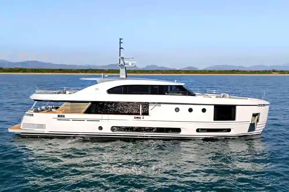 2024 Azimut Magellano 30M Sold in Cannes, FR Motor Yacht 4