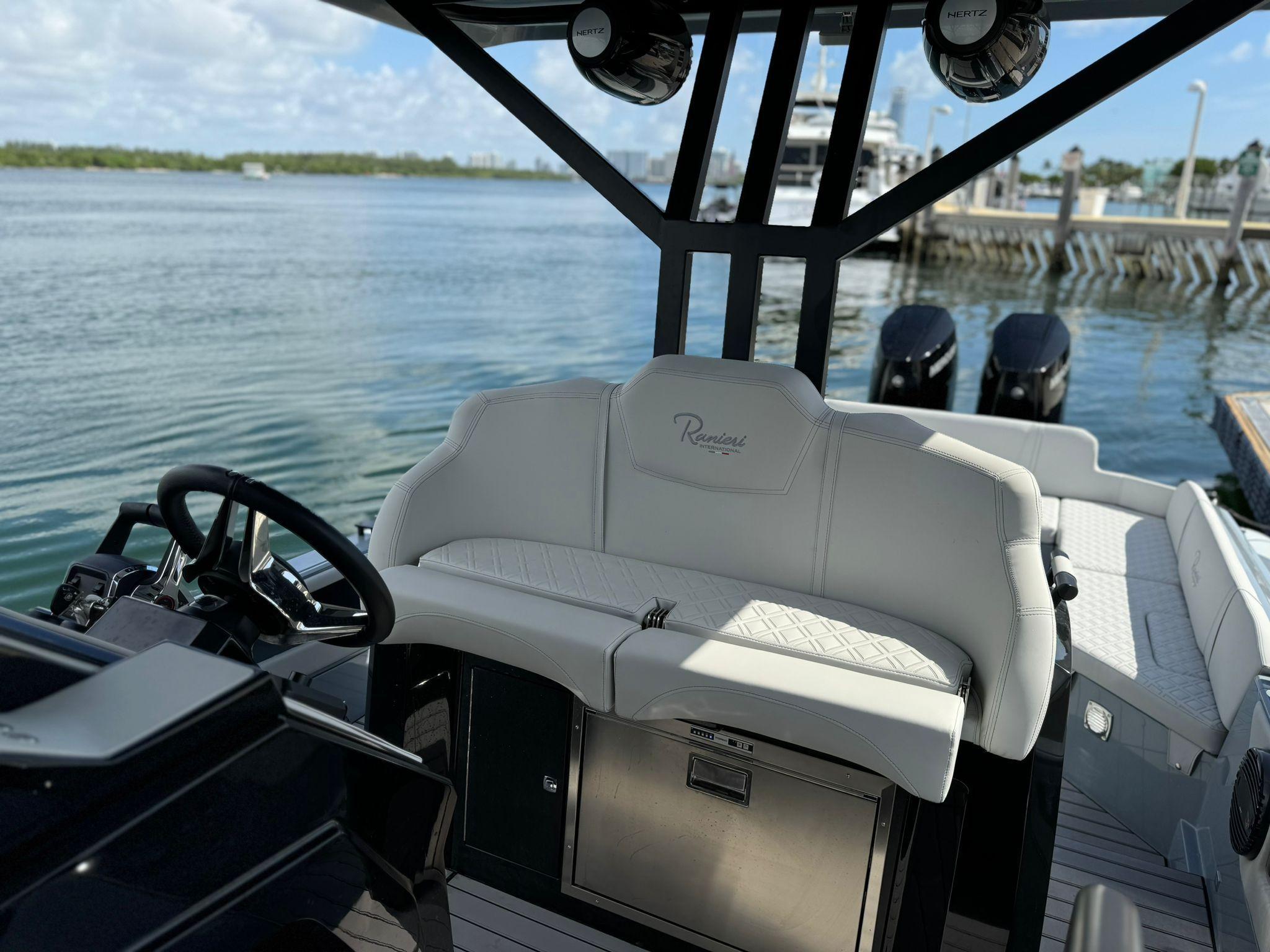 Ranieri International Cayman 38 Executive For Sale