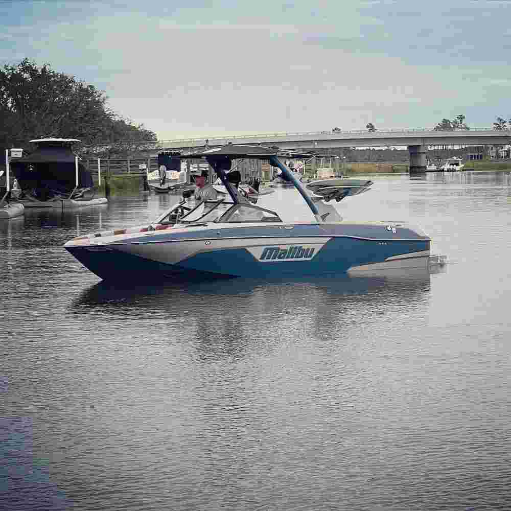 2023 Malibu Boats 23 LSV
