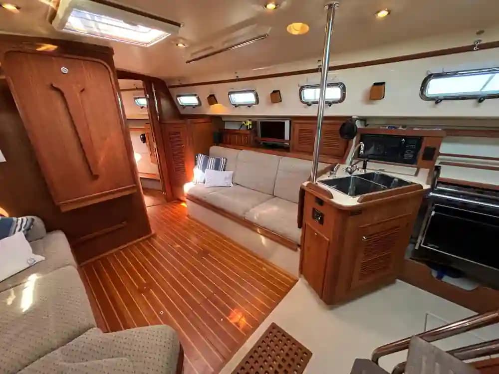 2004 Island Packet Yachts 370 for Sale in Salem, Massachusetts Monohull 2