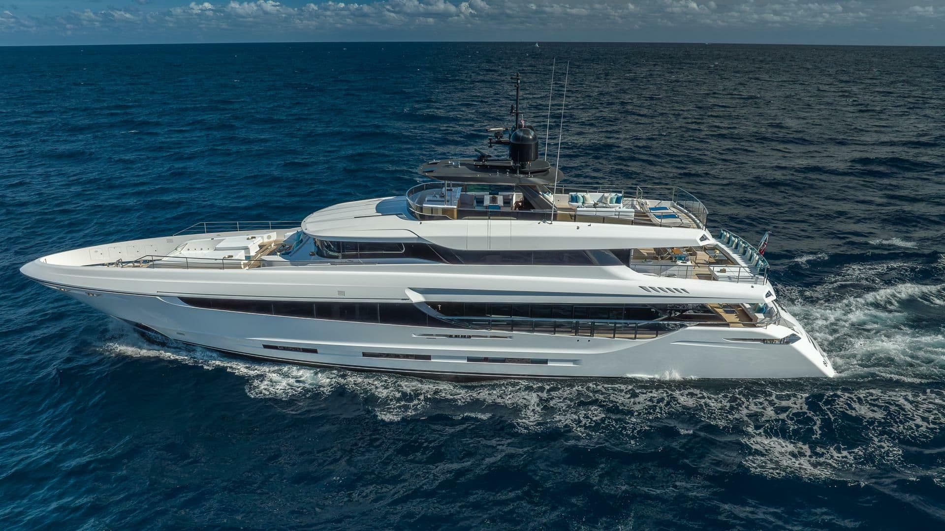 2017 Mangusta Oceano 42 a la venta en Port Jefferson, New York Megayacht
