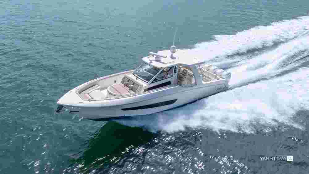 2018 Boston Whaler 420 Outrage