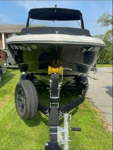 Chaparral 23 Surf For Sale