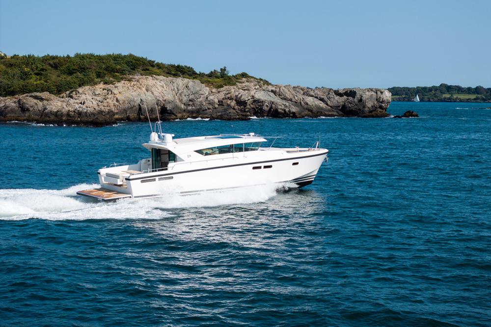 2017 Delta Powerboats 54 IPS