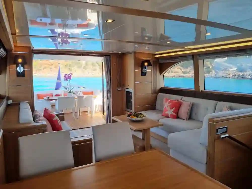 Van der Valk Continental II for Sale