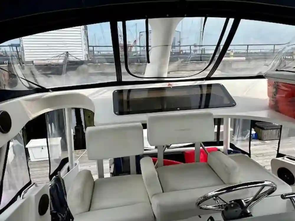 2000 Silverton 352 Motor Yacht for Sale in Boston, Massachusetts Motor Yacht 2
