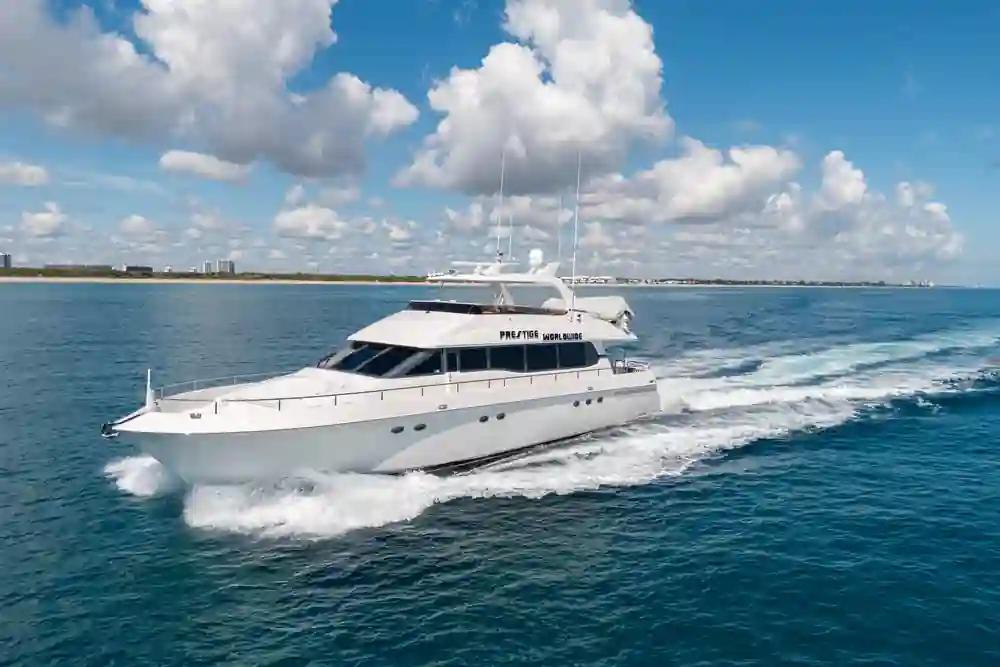 Lazzara 76 Motor Yacht For Sale