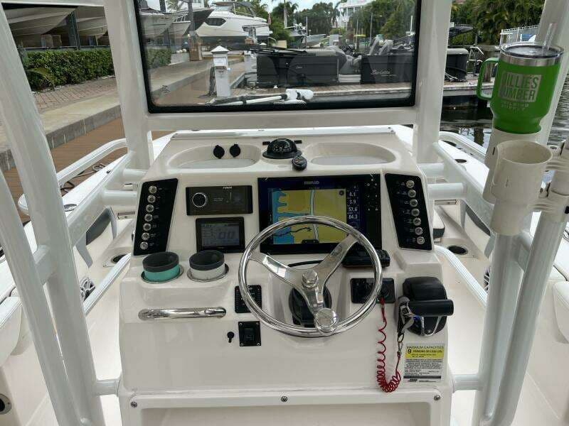 Robalo Cayman 246 SD for Sale