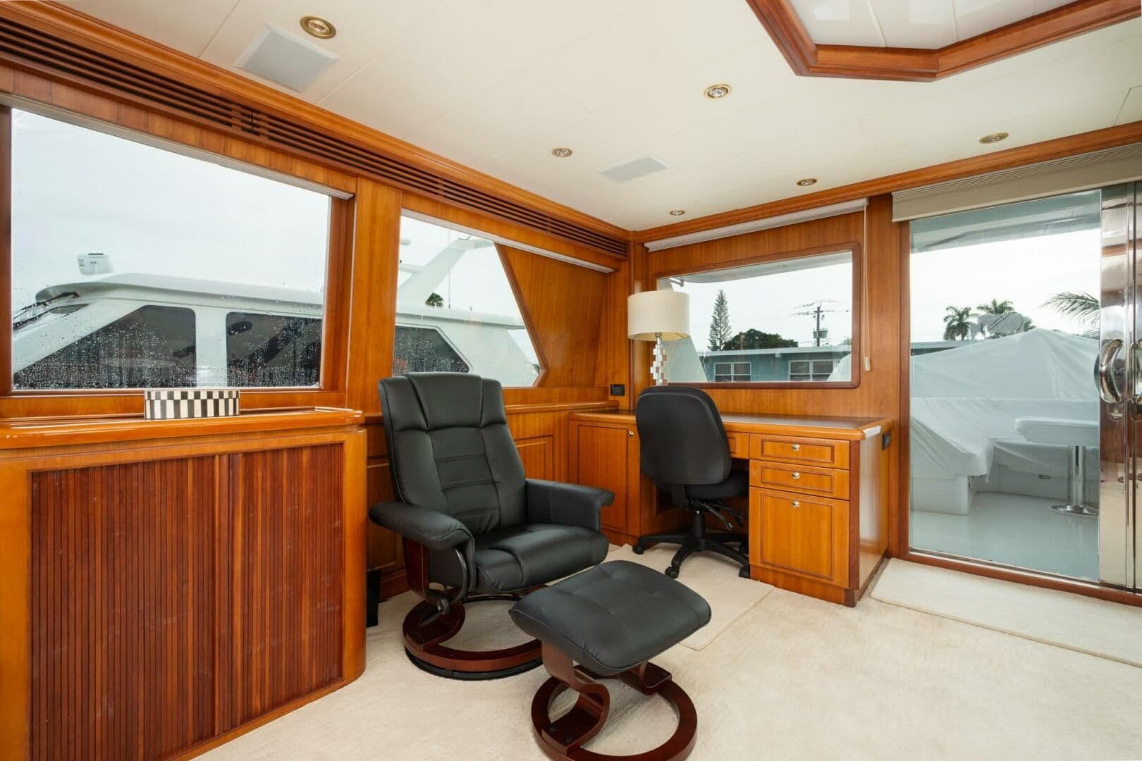2002 Hargrave 90' Skylounge Sold in Fort Lauderdale, Florida Megayacht 5