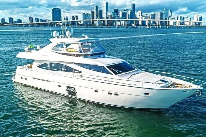 Ferretti Yachts 830 For Sale
