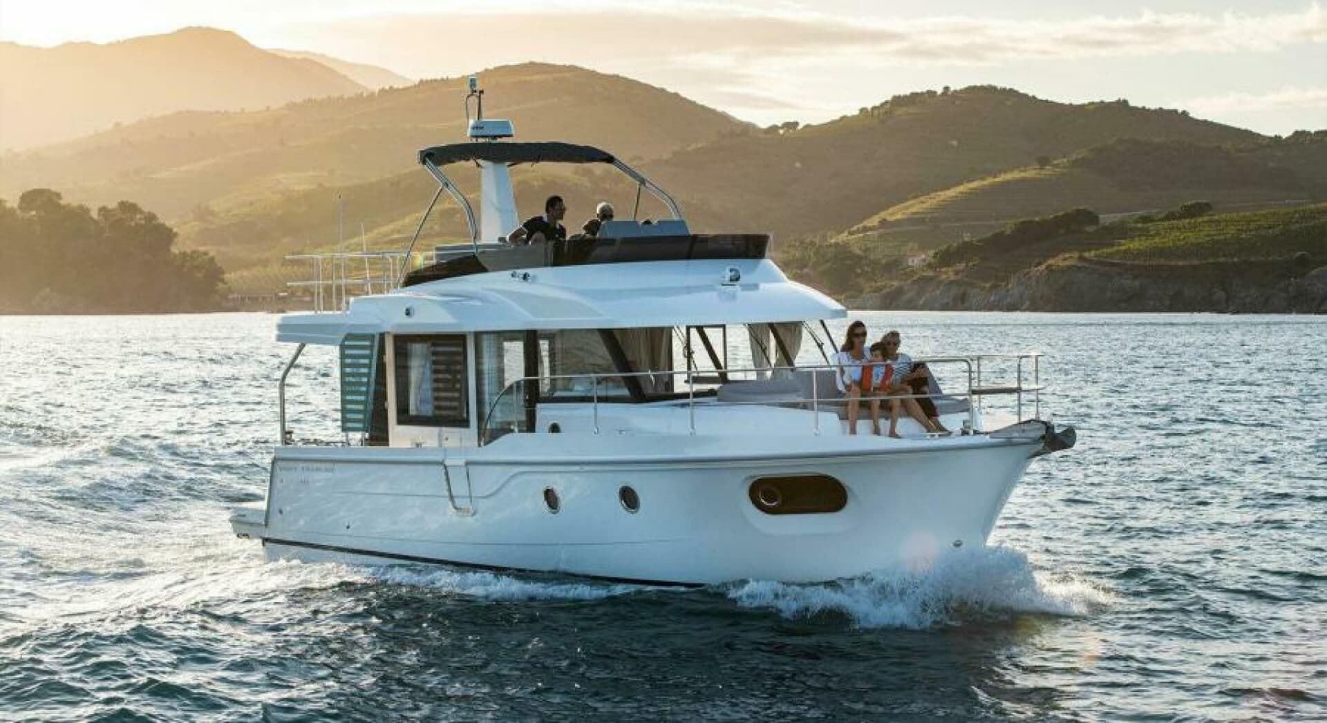 2026 Beneteau Swift Trawler 41 Fly for Sale in Fort Lauderdale, Florida Explorer Yachts 4