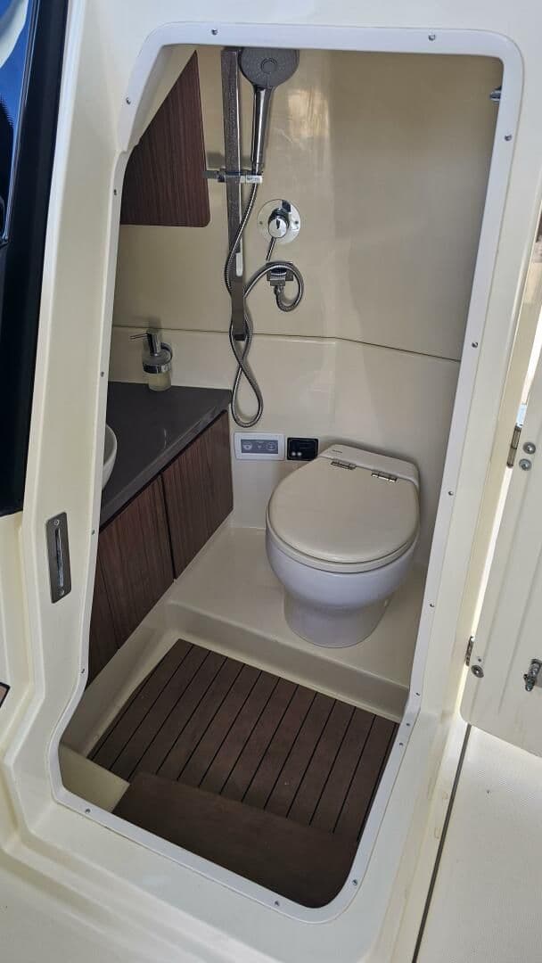 2022 Chris-Craft Calypso 35 for Sale in Tierra Verde, Florida Bowrider 5