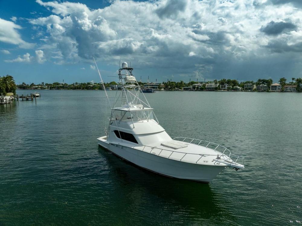 2005 Hatteras 60 Convertible