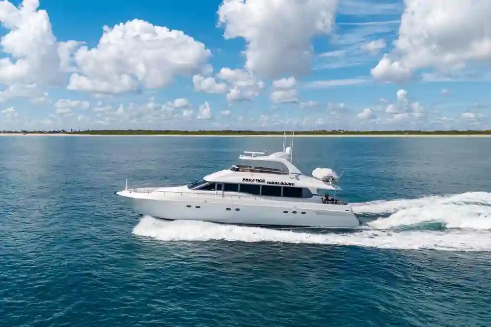 Lazzara 76 Motor Yacht For Sale