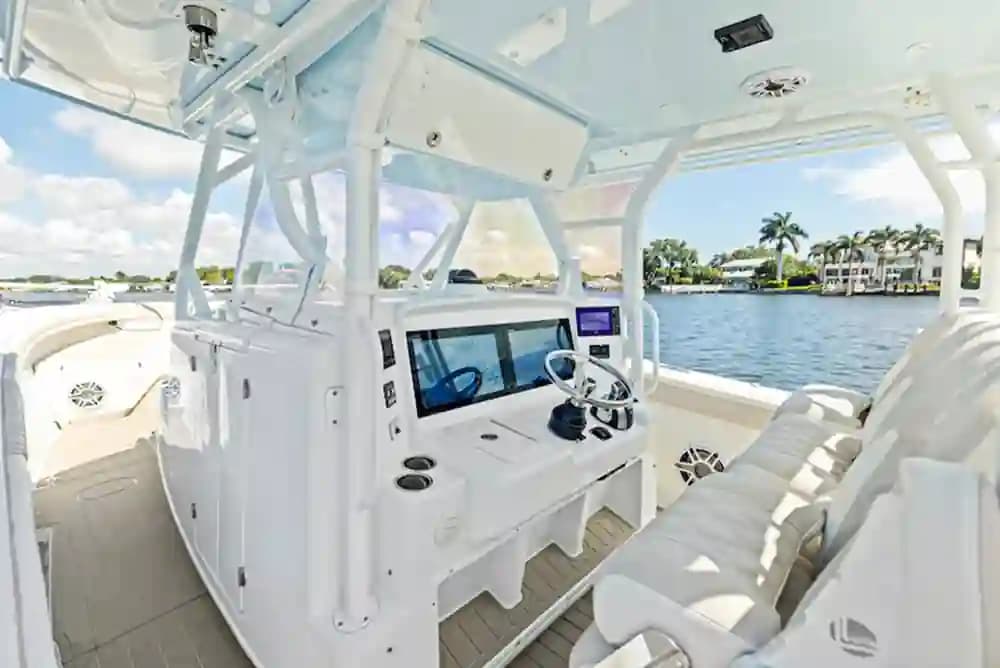 2015 Yellowfin 42 Offshore in vendita a Pompano Beach, Florida Center Console 3