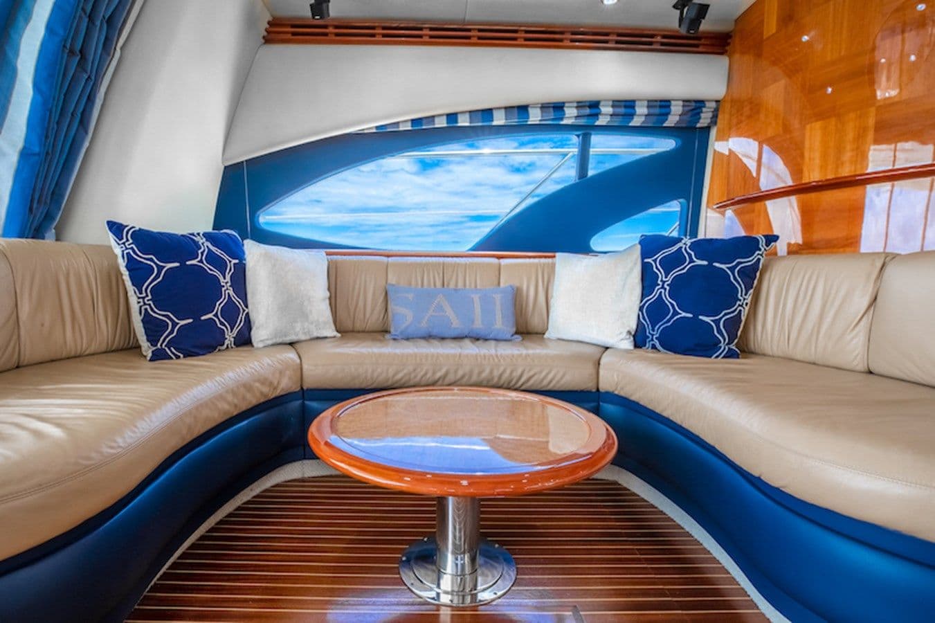 2007 Azimut 62 Evolution Yacht for Sale in Miami, Florida Flybridge 1
