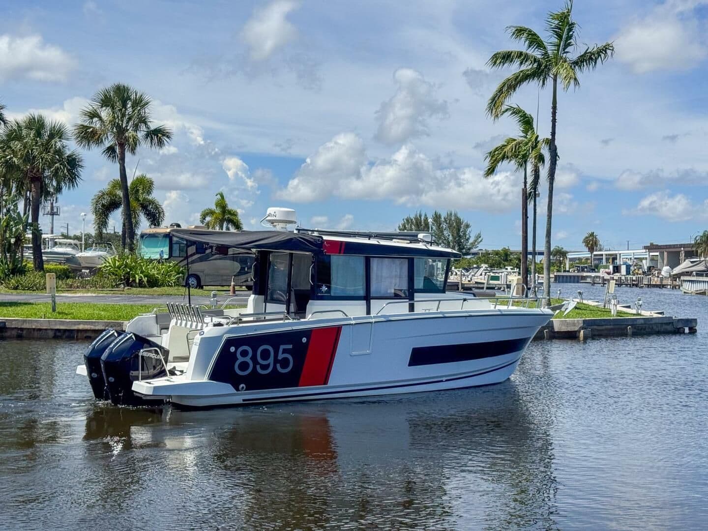 Jeanneau NC 895 Sport for Sale