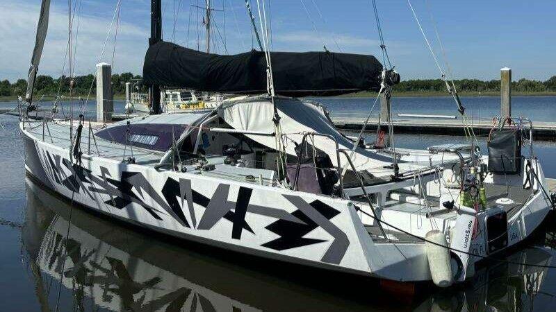 MC TEC Akilaria RC2 Class 40 For Sale