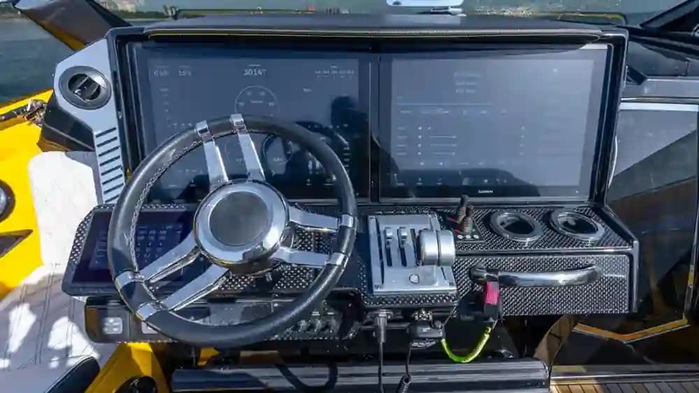 2021 Nor-Tech 460 Flyer Sold in Key Largo, Florida Motor Yacht 2