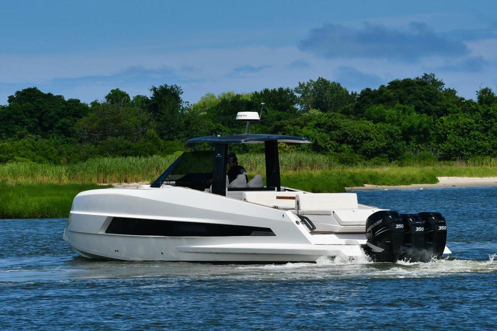 2023 Astondoa 377 Coupe Outboard