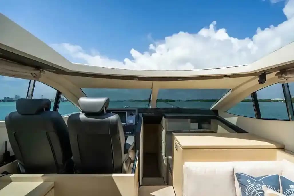 Uniesse 68 Sport Yacht for Sale
