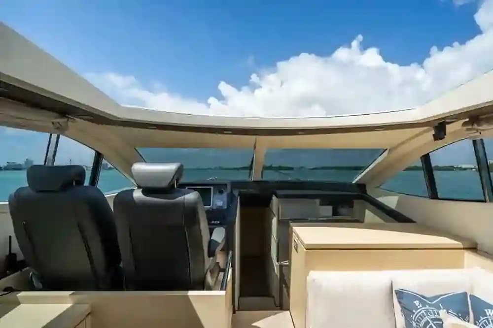 Uniesse 68 Sport Yacht for Sale