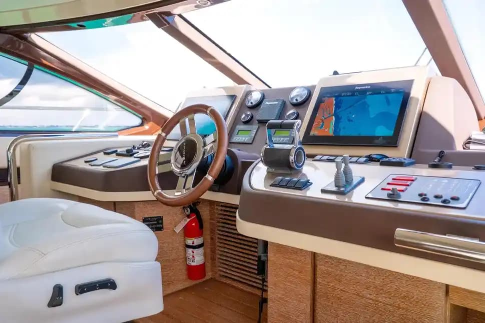 2011 Azimut 58 for Sale in Cancún, MX Flybridge 4