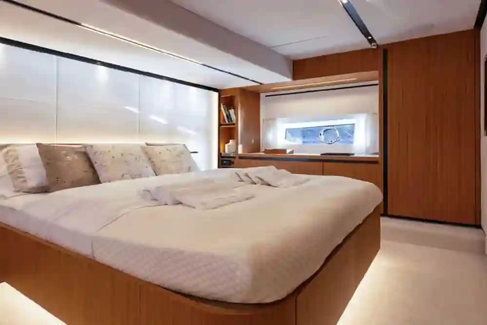 2026 Solaris Power 60 Sport Turismo for Sale in Fort Lauderdale, Florida Express Cruiser 5