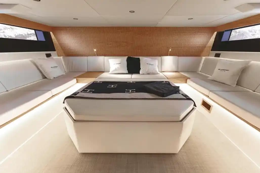 2024 De Antonio Yachts D50 Coupe for Sale in Newport, Rhode Island Motor Yacht 5