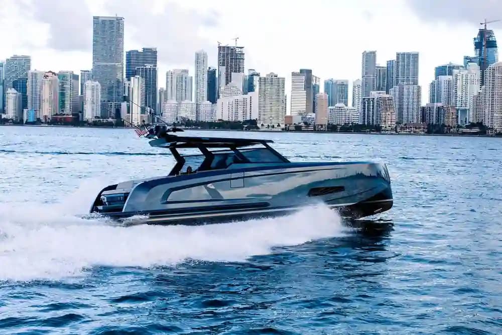 Vanquish Yachts VQ45 For Sale