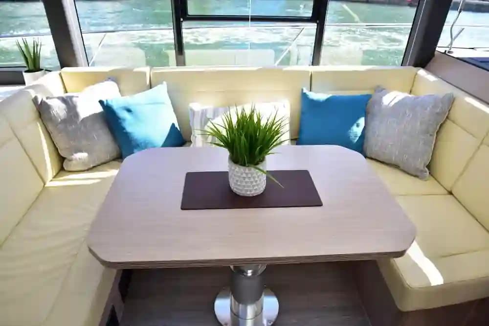 2022 SEALINE C430 for Sale in Miami, Florida Motor Yacht 4