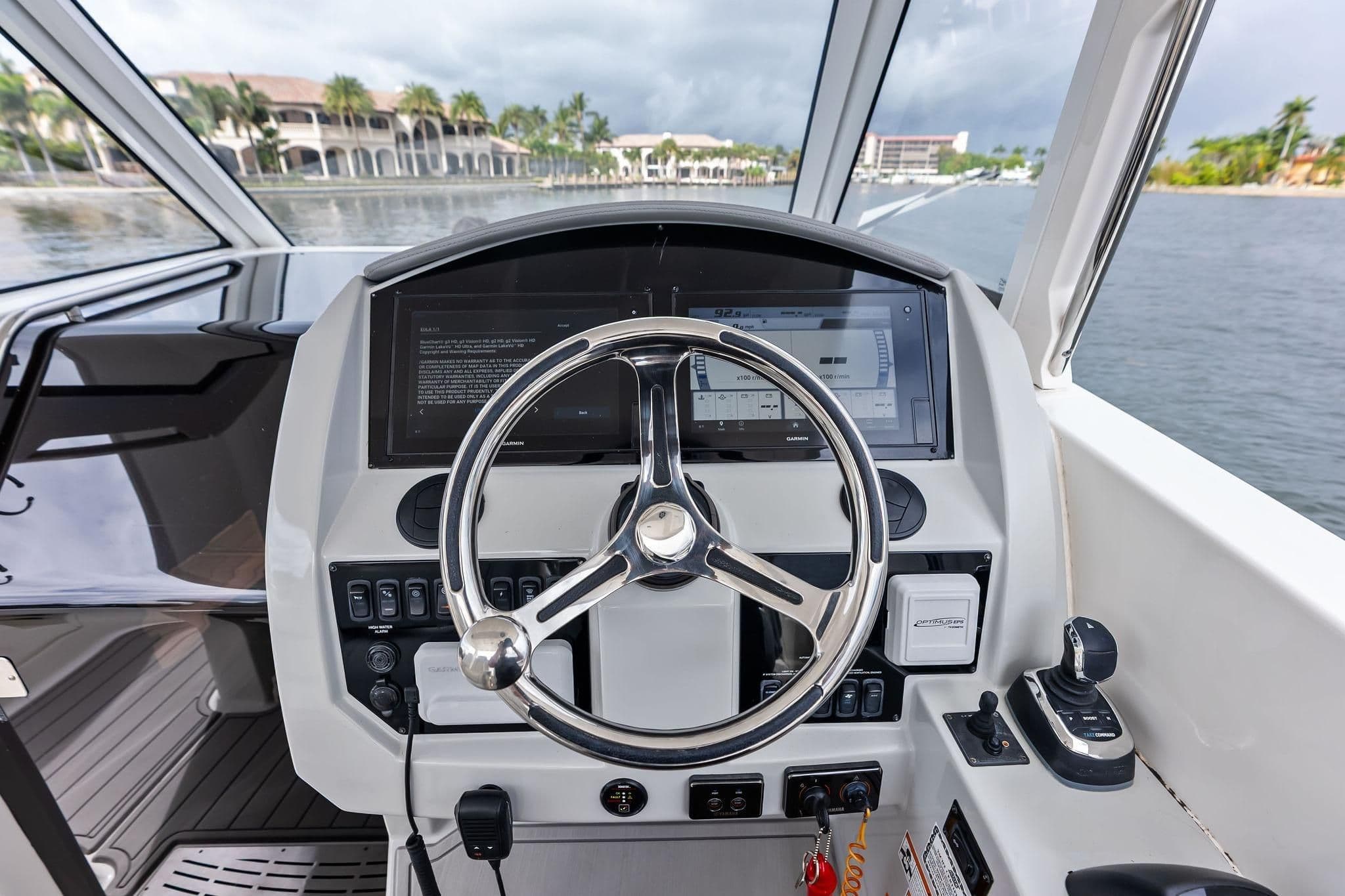 2022 Regal 33 SAV à vendre à Pompano Beach, Florida Cruiser 5