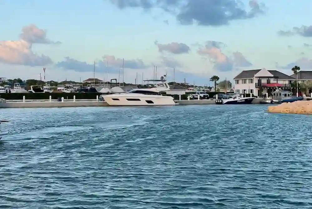 Ferretti Yachts 550 For Sale