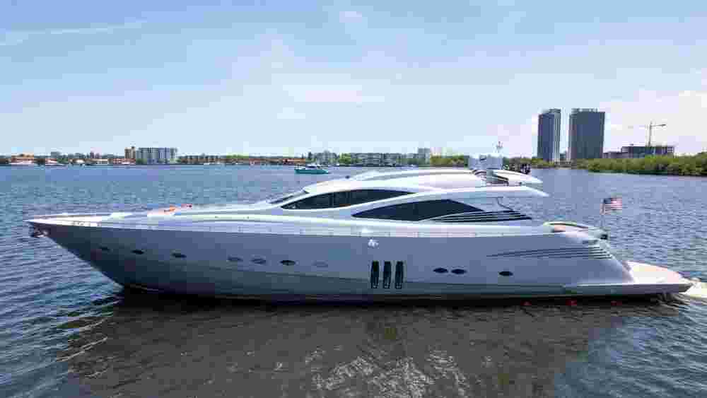 2007 Pershing 90