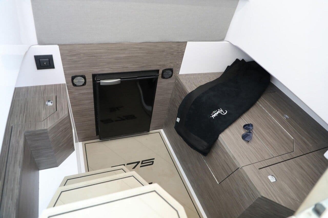 2025 Ranieri International 275 SL a la venta en Miami, Florida Center Console 3
