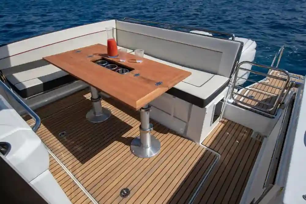 2025 Jeanneau Leader 9.0 WA S2 for Sale in Fort Lauderdale, Florida Walk-around Boats 2