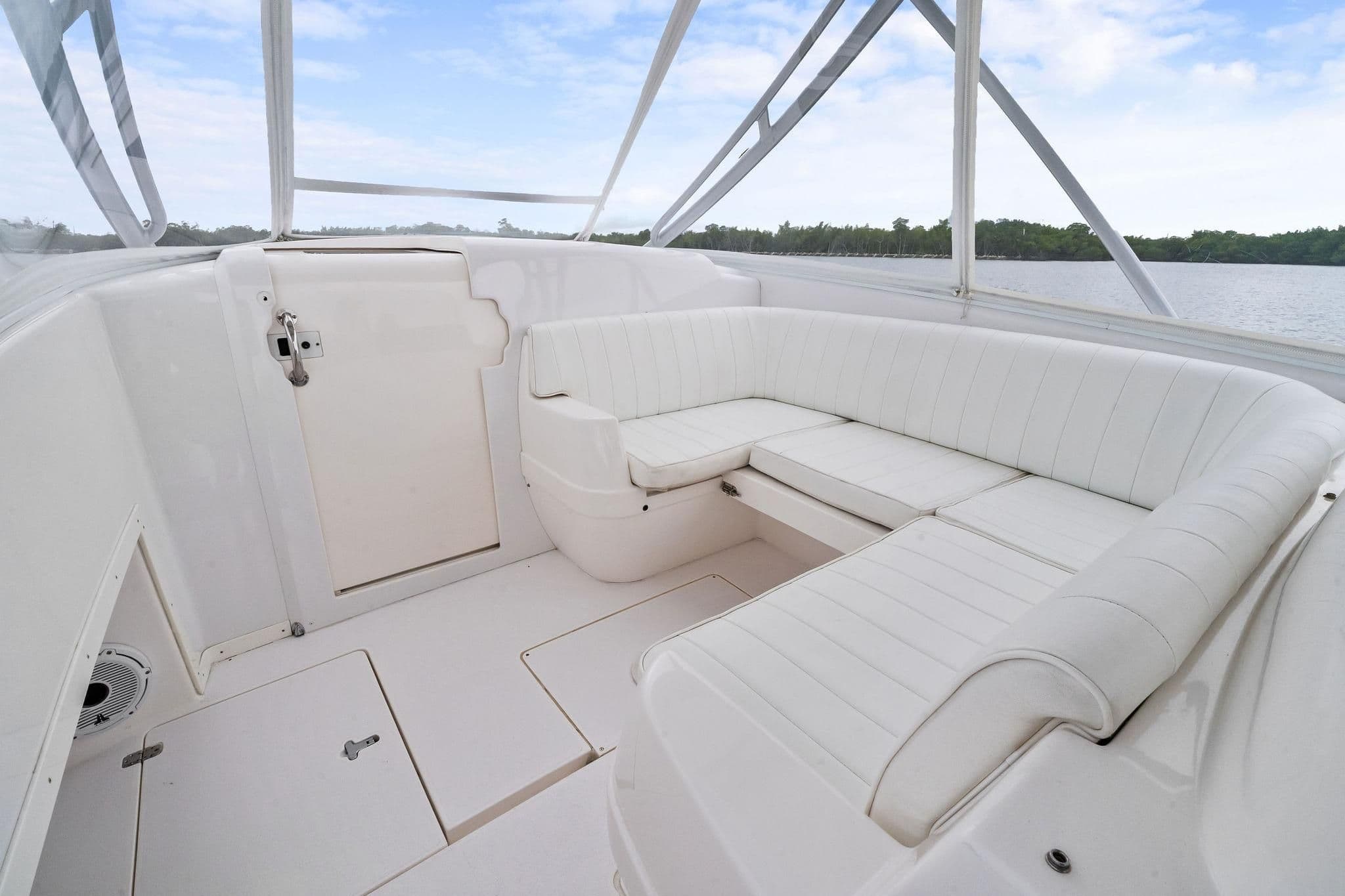 2011 Intrepid Powerboats 370 Cuddy in vendita a Fort Lauderdale, Florida Center Console 5