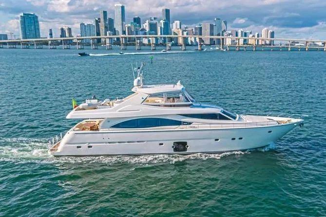 Ferretti Yachts 830 For Sale
