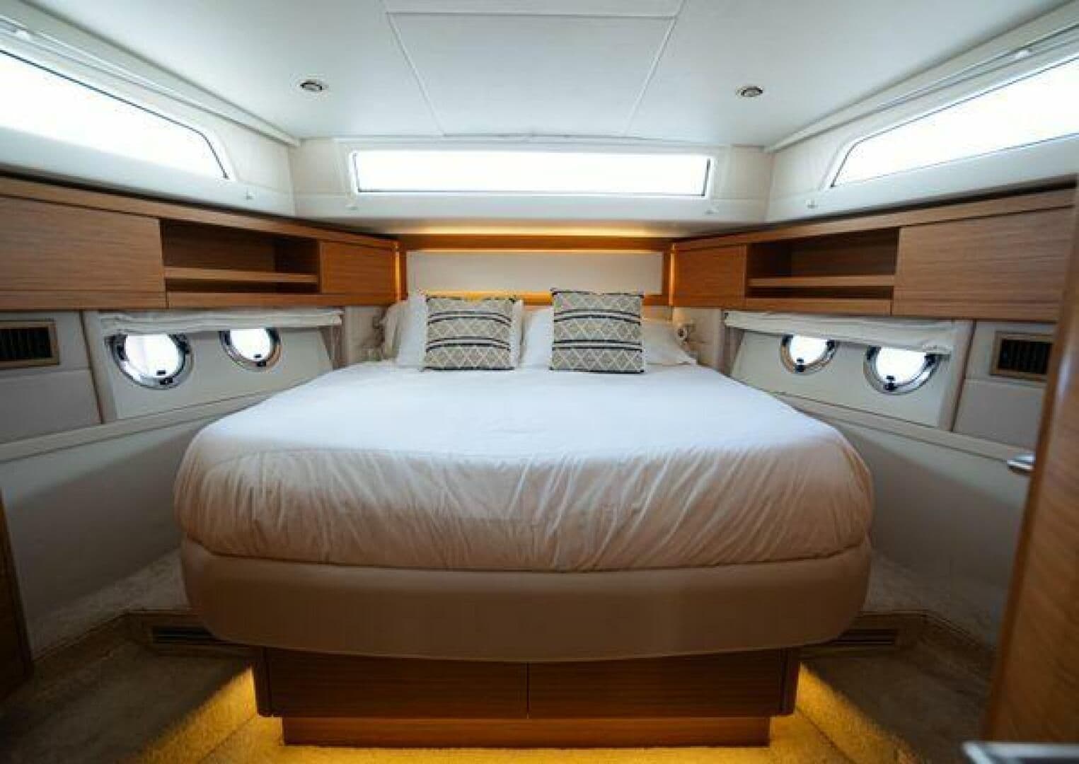 2017 Greenline Yachts 48 Fly Sold in Fort Pierce, Florida Motor Yacht 2