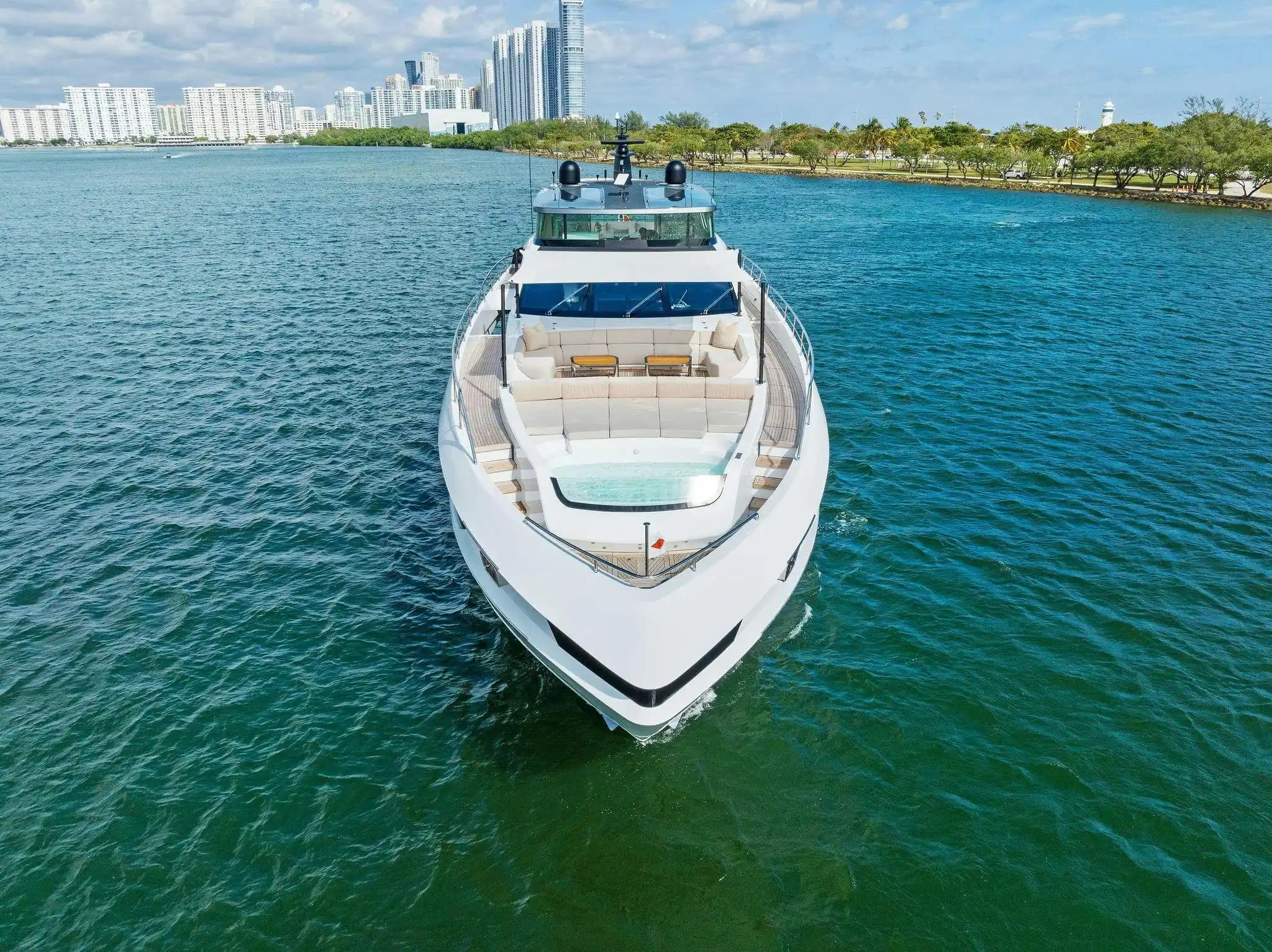 Mangusta Gransport 33 for Sale