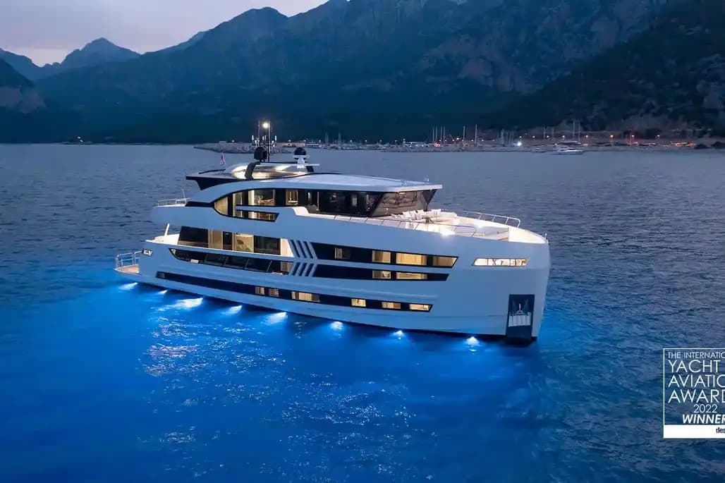 2021 Lazzara UHV 87 for Sale in Cannes, FR Motor Yacht 5
