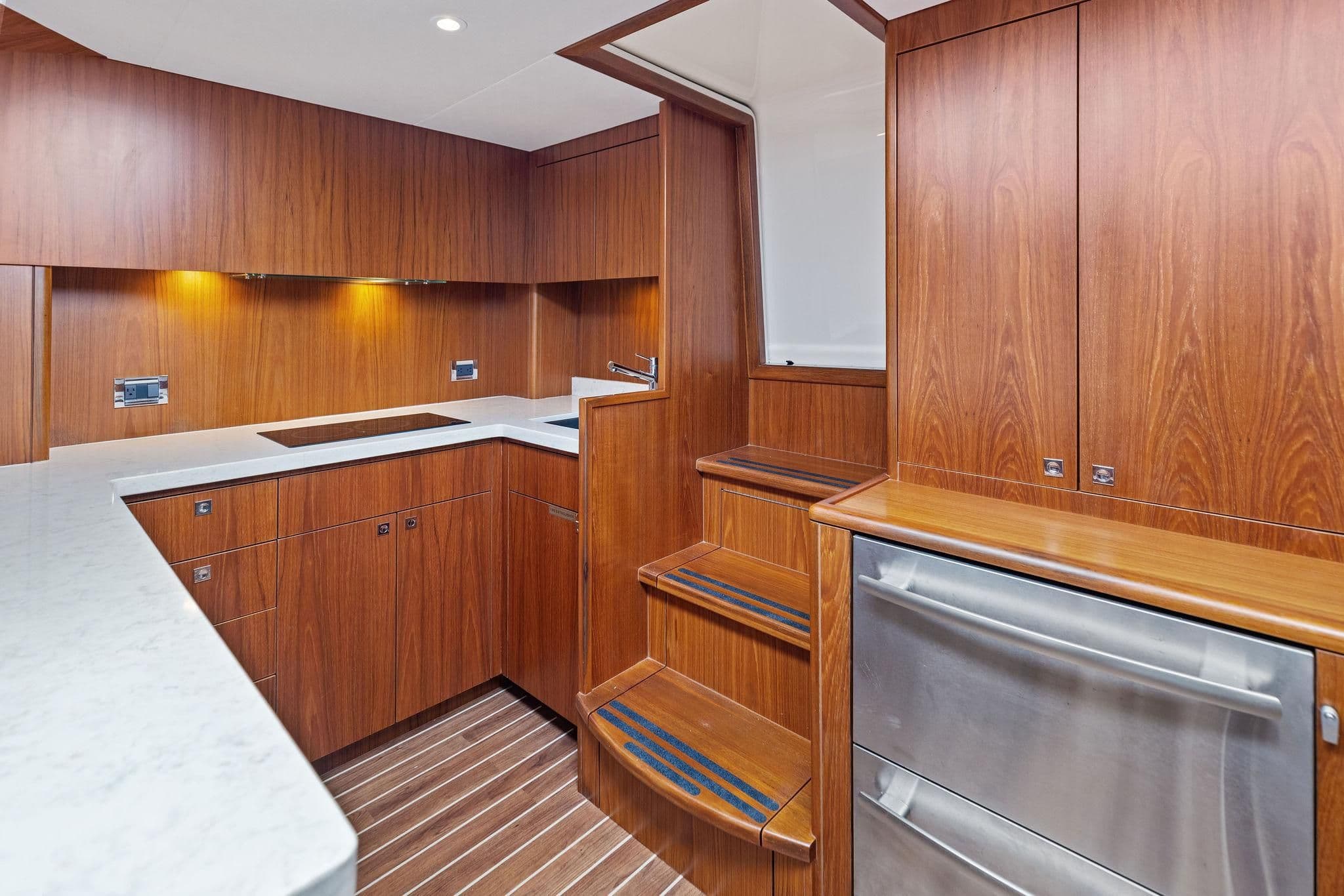 2016 Hatteras GT45X zum Verkauf in Stuart, Florida Express Cruiser 1