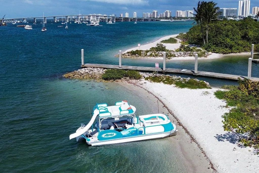 Aloha 260 Paradise Sundeck for Sale