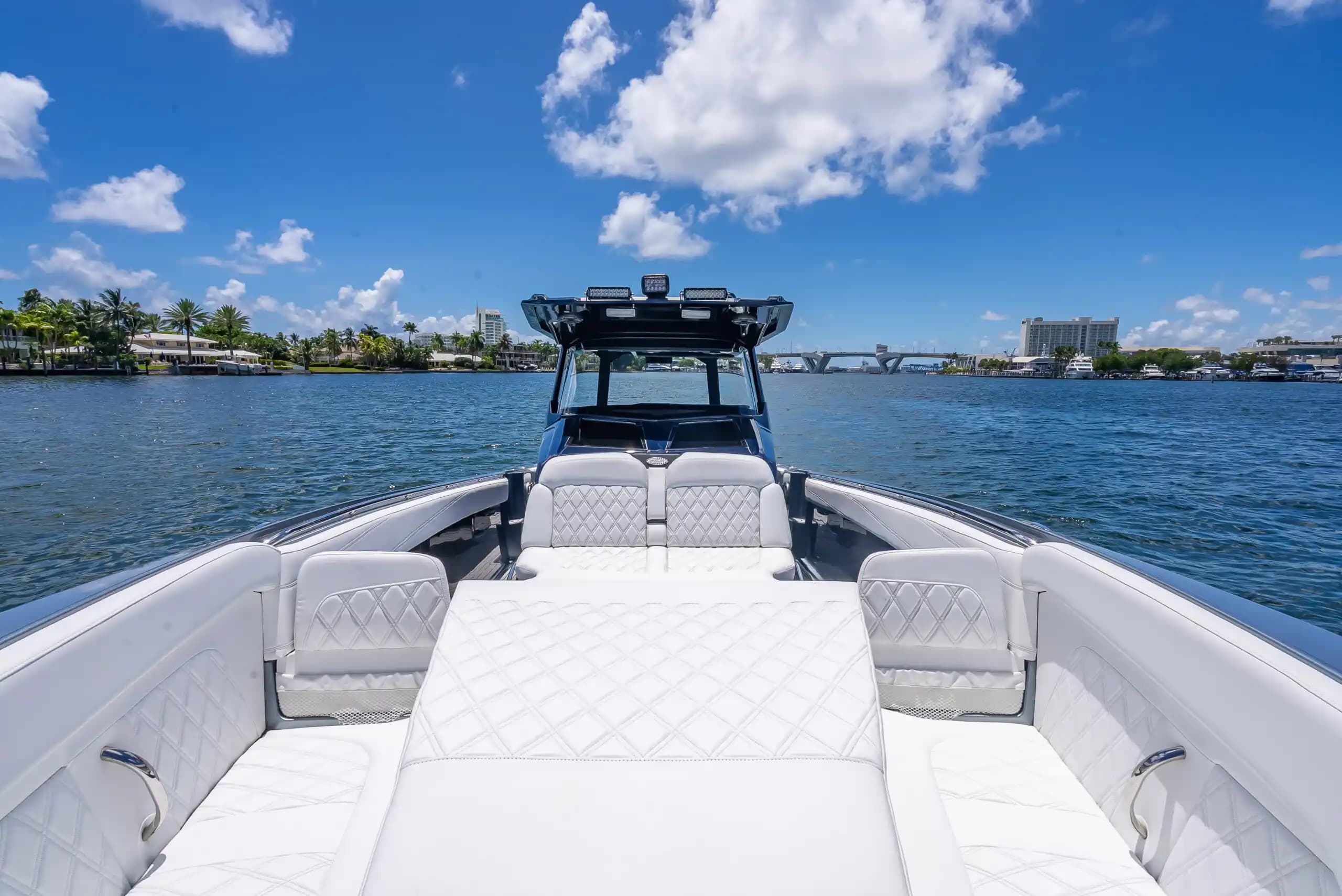 2024 Nor-Tech 400 Supersport Sold in Oakland Park, Florida Center Console 5